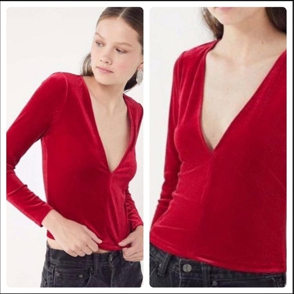 Urban Outfitters Bree Velvet V Neck Hot Pink Top - Picture 4 of 12